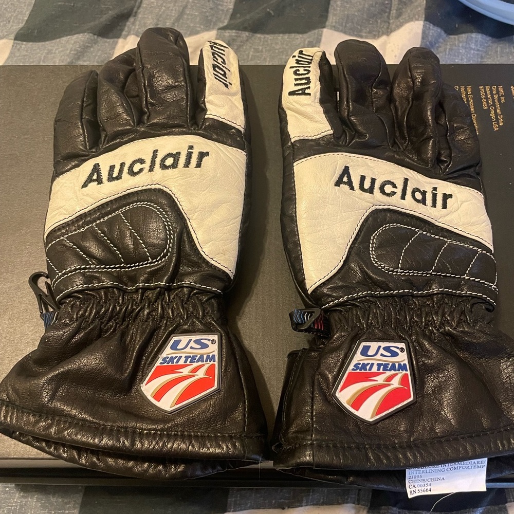 Auclair winter gloves